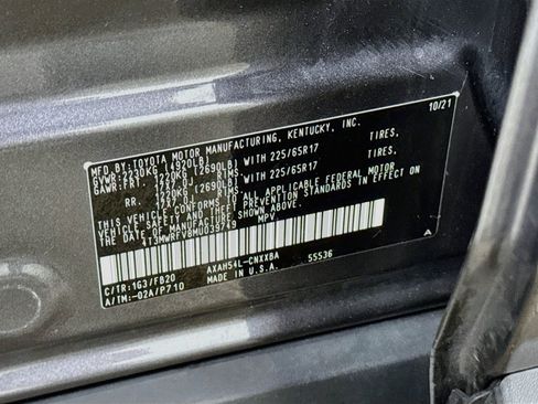 Used 2021 Toyota RAV4 LE AWD/4WD image 25