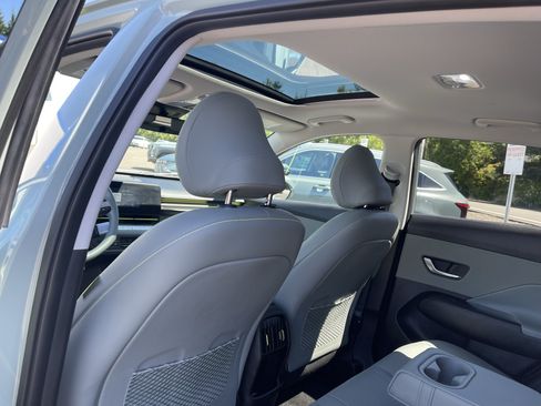 Certified 2024 Hyundai Kona Limited FWD image 16
