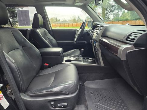 Used 2015 Toyota 4Runner Limited image 17