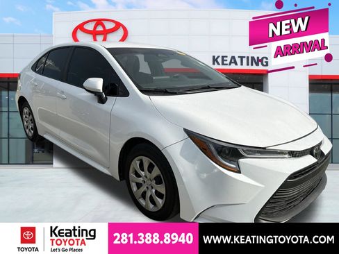 Used 2025 Toyota Corolla LE FWD image 1
