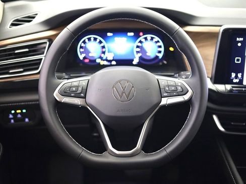 New 2026 Volkswagen Atlas SE image 13