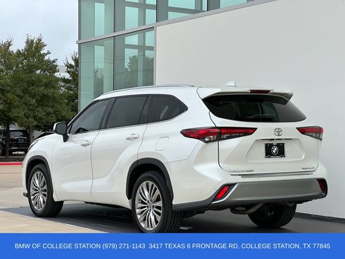 Used 2021 Toyota Highlander Platinum FWD image 7