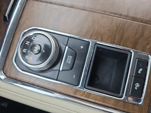 Used 2019 Ford Expedition Max Platinum image 27