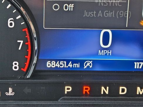 Used 2020 Ford Explorer XLT w/ Equipment Group 202A RWD image 9