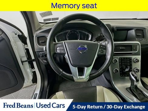 Used 2017 Volvo V60 T5 Cross Country w/ Convenience Package image 13