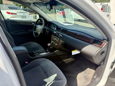 Used 2014 Chevrolet Impala LT w/ LT Sunroof Package image 25