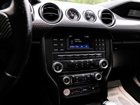 Used 2017 Ford Mustang GT w/ GT Performance Package RWD image 29