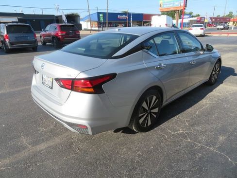Used 2020 Nissan Altima 2.5 SL FWD image 5
