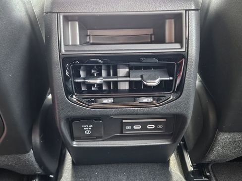New 2026 Jeep Grand Cherokee Altitude AWD/4WD image 24