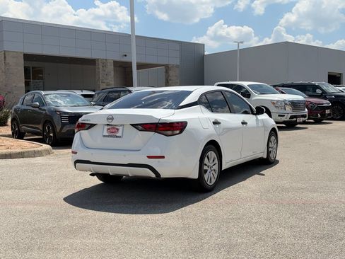 Certified 2025 Nissan Sentra S FWD image 5