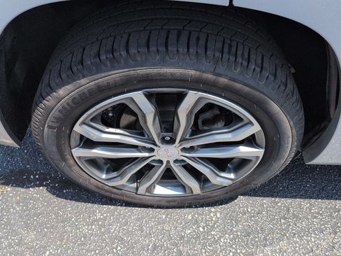 Used 2018 GMC Terrain Denali w/ Driver Alert Package II AWD/4WD image 9