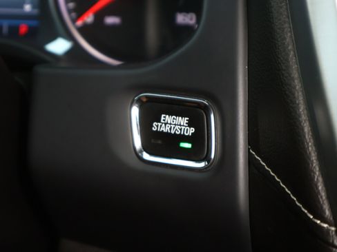 Used 2023 GMC Acadia SLE image 15