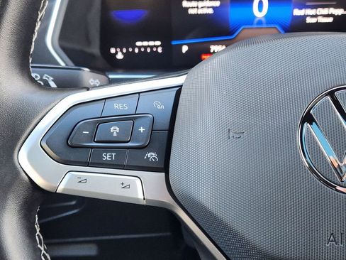 Certified 2024 Volkswagen Tiguan SE image 19