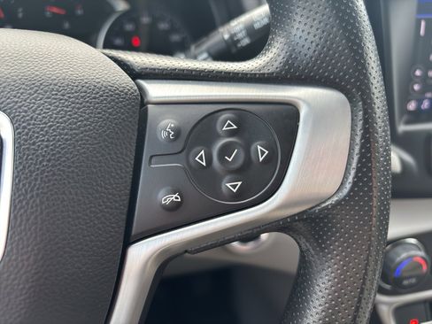 Used 2023 GMC Terrain SLE w/ Driver Convenience Package image 24