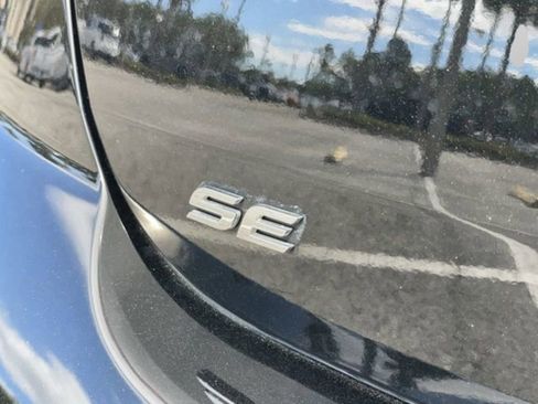 Used 2020 Hyundai Elantra SE FWD image 31