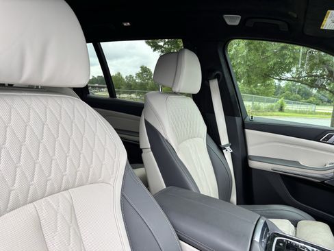 Used 2024 BMW X7 M60i w/ Executive Package AWD/4WD image 32