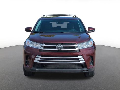 Used 2019 Toyota Highlander LE AWD/4WD image 9