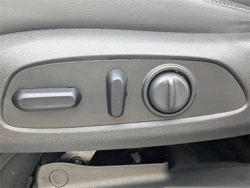 Used 2023 GMC Acadia SLT image 21