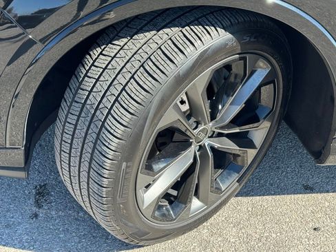 Used 2025 Audi Q7 3.0T Premium Plus image 42