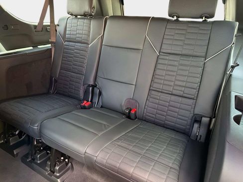 Used 2026 Cadillac Escalade ESV Platinum Sport w/ LPO, ONYX Package AWD/4WD image 33