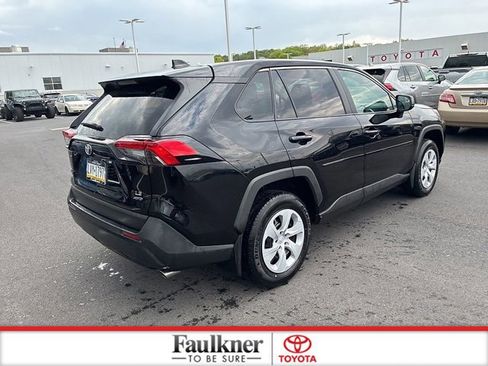 Used 2025 Toyota RAV4 LE AWD/4WD image 8
