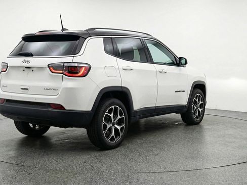 Used 2025 Jeep Compass Limited image 7