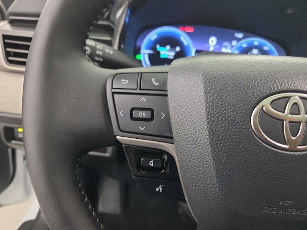 Used 2026 Toyota Camry XLE w/ Premium Plus Package AWD/4WD image 31