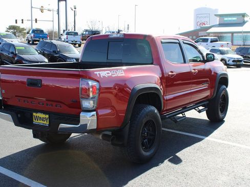 Used 2021 Toyota Tacoma TRD Off-Road AWD/4WD image 7