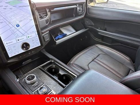 Used 2024 Ford Expedition Limited image 17