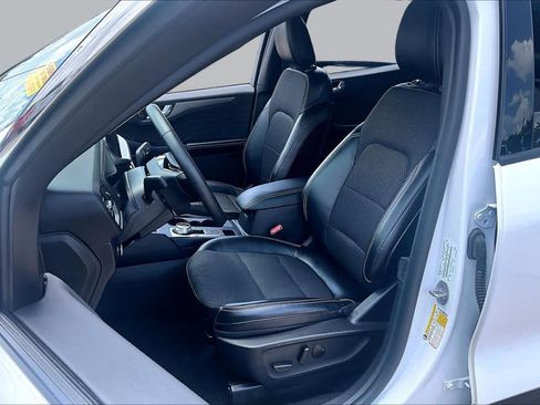 Used 2023 Ford Escape SE FWD image 8