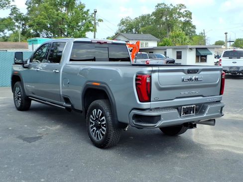 Used 2024 GMC Sierra 3500 Denali Ultimate AWD/4WD image 3