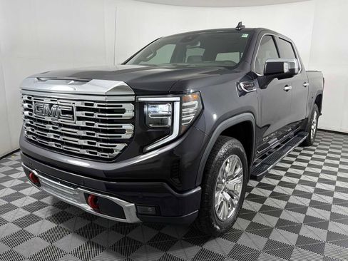 Used 2022 GMC Sierra 1500 Denali AWD/4WD image 3