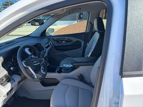 Used 2022 GMC Terrain SLE w/ Driver Convenience Package image 11