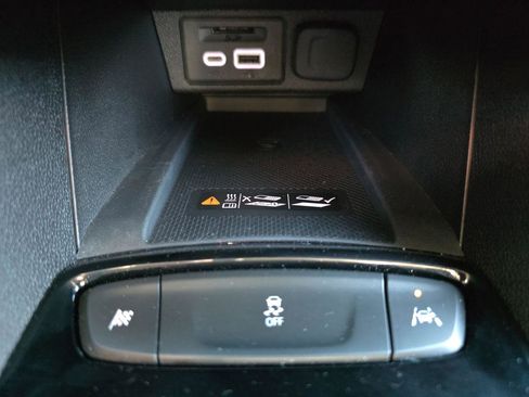 Used 2023 Chevrolet Bolt LT w/ Infotainment Package image 26