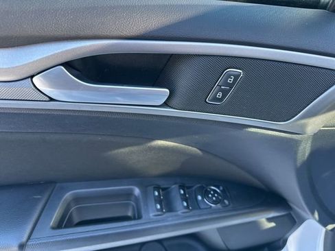 Used 2020 Ford Fusion SE image 13