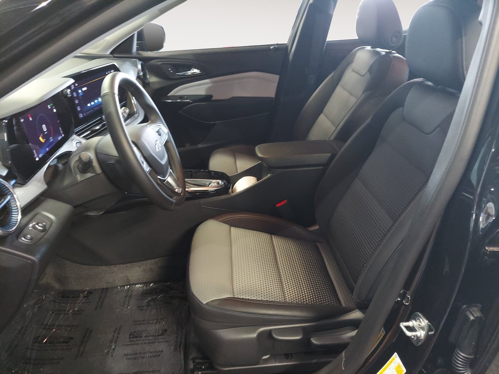 Used 2026 Chevrolet Trax LT w/ Driver Confidence Package FWD image 22