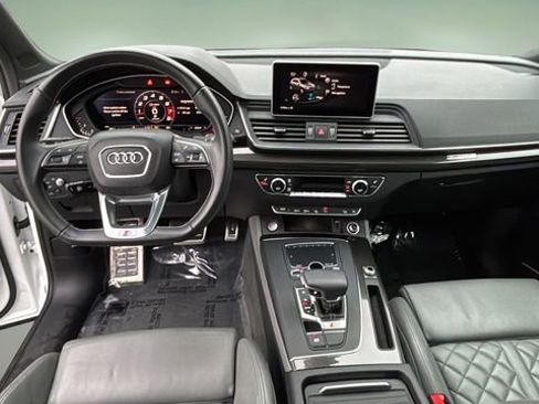 Used 2020 Audi SQ5 Prestige w/ Prestige Package image 16