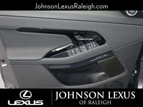 Used 2026 Land Rover Range Rover Evoque Dynamic SE image 11