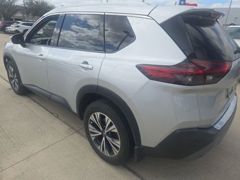 Used 2021 Nissan Rogue SV w/ Premium Package image 3