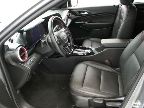 Used 2024 Chevrolet Trax RS w/ Driver Confidence Package FWD image 26