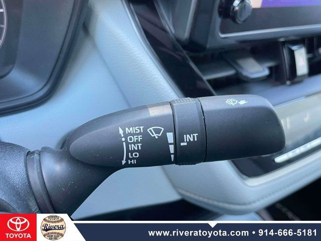 Used 2023 Toyota Corolla SE w/ Carpet Mat Package (TMS) FWD image 24