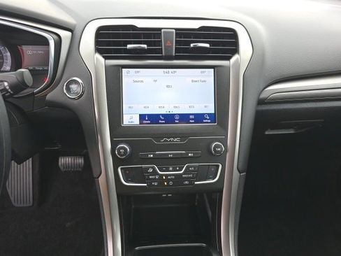 Certified 2020 Ford Fusion SE image 21
