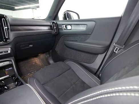 Certified 2023 Volvo XC40 Recharge Ultimate w/ Protection Package Premier AWD/4WD image 8