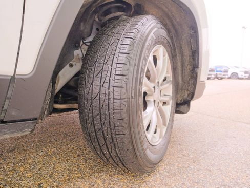 Used 2022 Jeep Cherokee Latitude Lux w/ Sun & Sound Group image 44