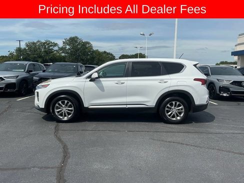Used 2020 Hyundai Santa Fe SE FWD image 2