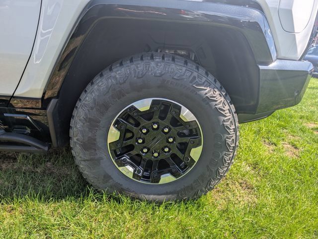 New 2024 GMC Hummer EV 2X w/ Extreme Off-Road Package AWD/4WD image 24