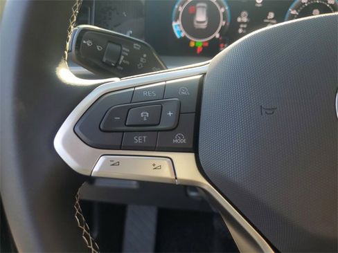 New 2026 Volkswagen Tiguan SE image 26