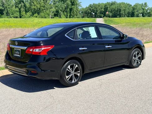 Used 2019 Nissan Sentra S FWD image 32