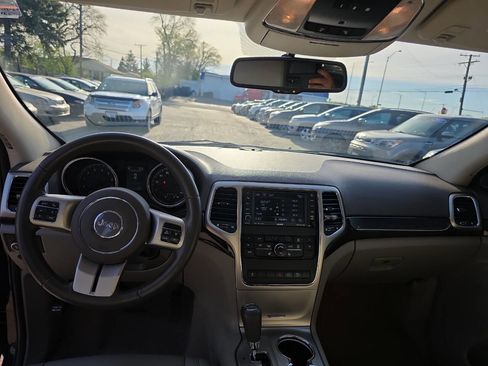 Used 2011 Jeep Grand Cherokee Laredo image 12