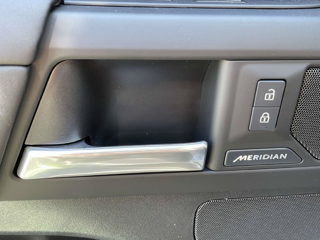 New 2026 Land Rover Defender 110 S AWD/4WD image 34